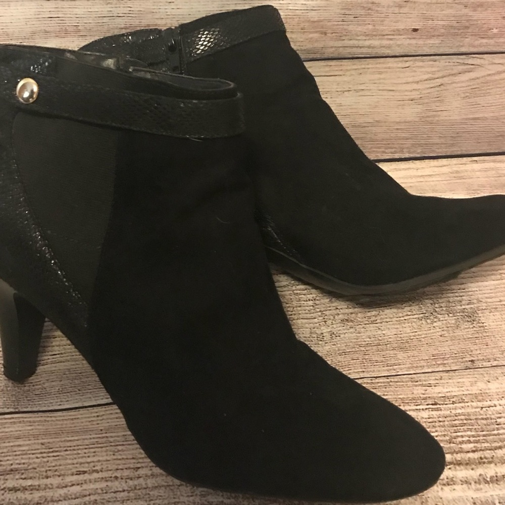 Black dress booties 🌚🌹